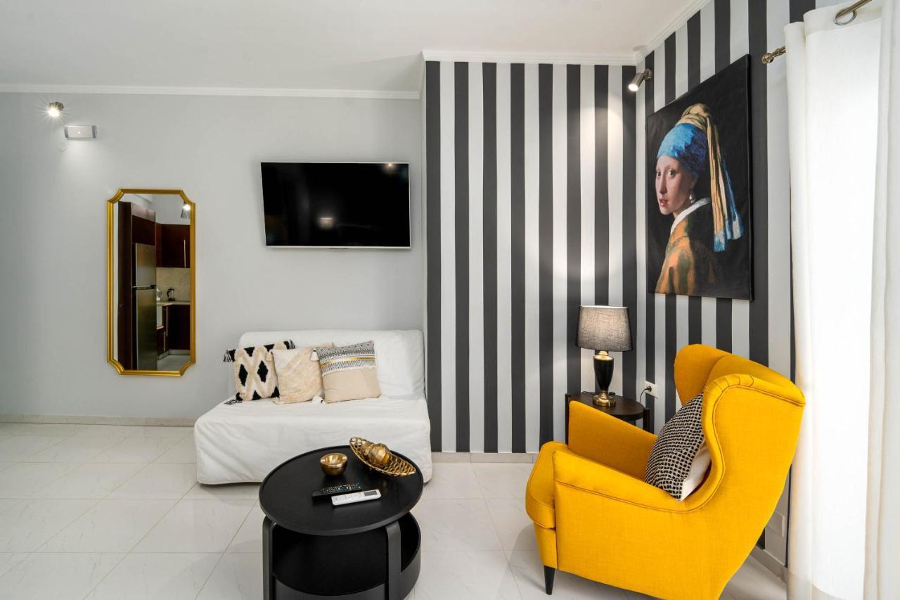 Byron Luxury Apartments Aigio Extérieur photo