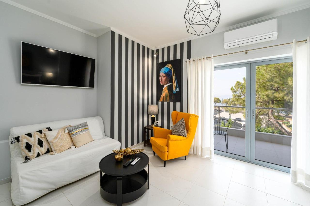 Byron Luxury Apartments Aigio Extérieur photo
