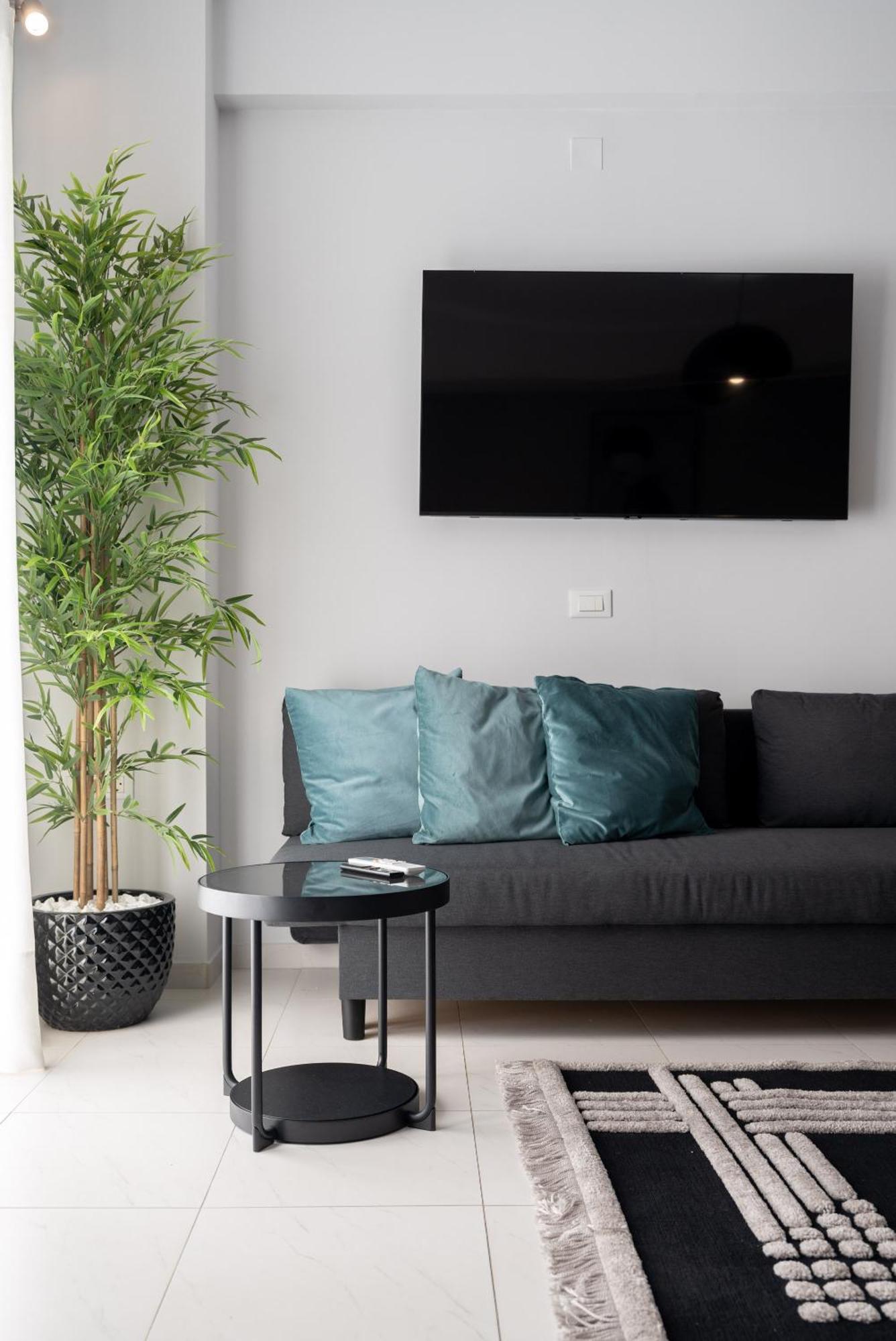 Byron Luxury Apartments Aigio Chambre photo