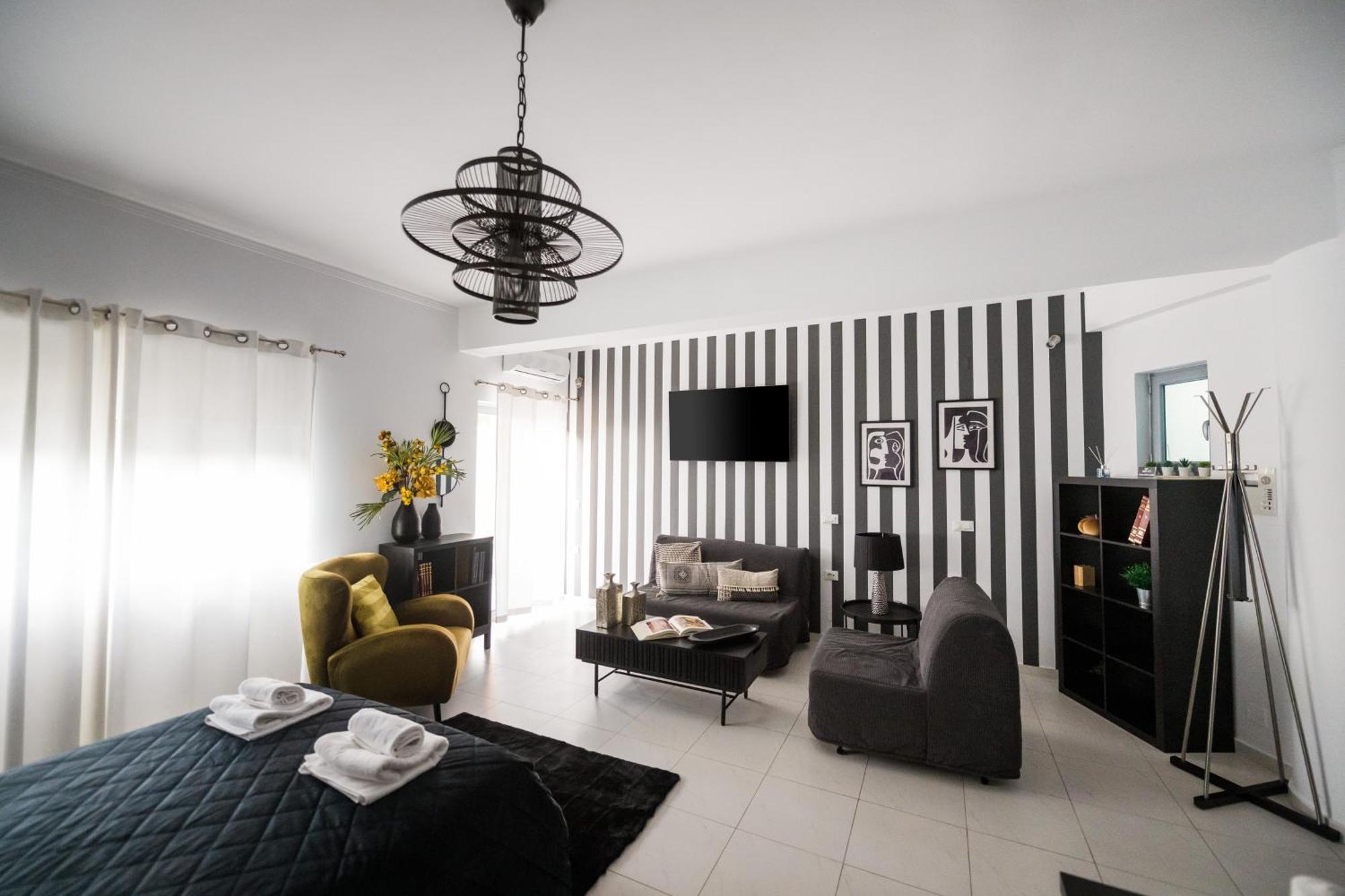 Byron Luxury Apartments Aigio Extérieur photo