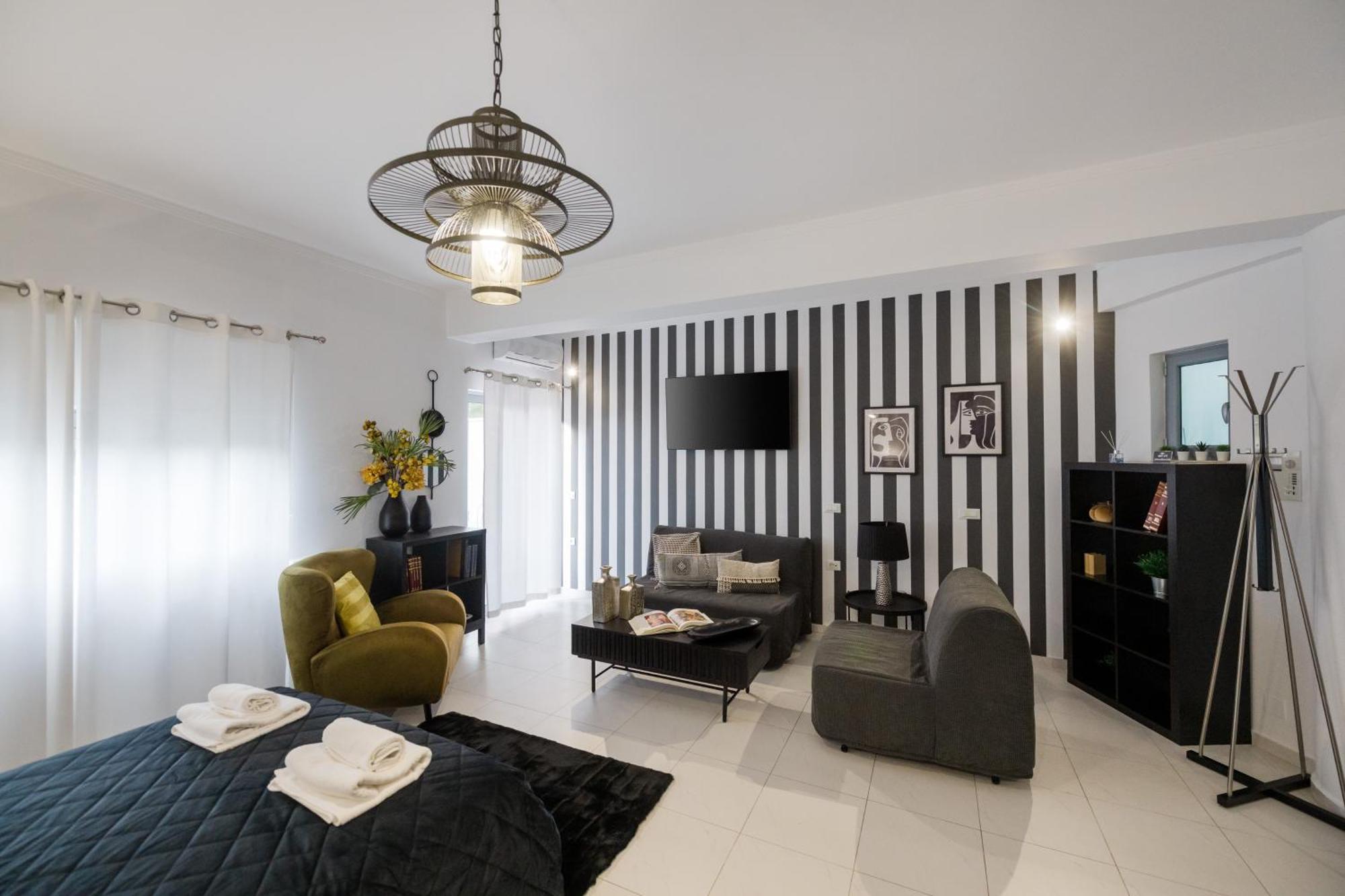 Byron Luxury Apartments Aigio Extérieur photo