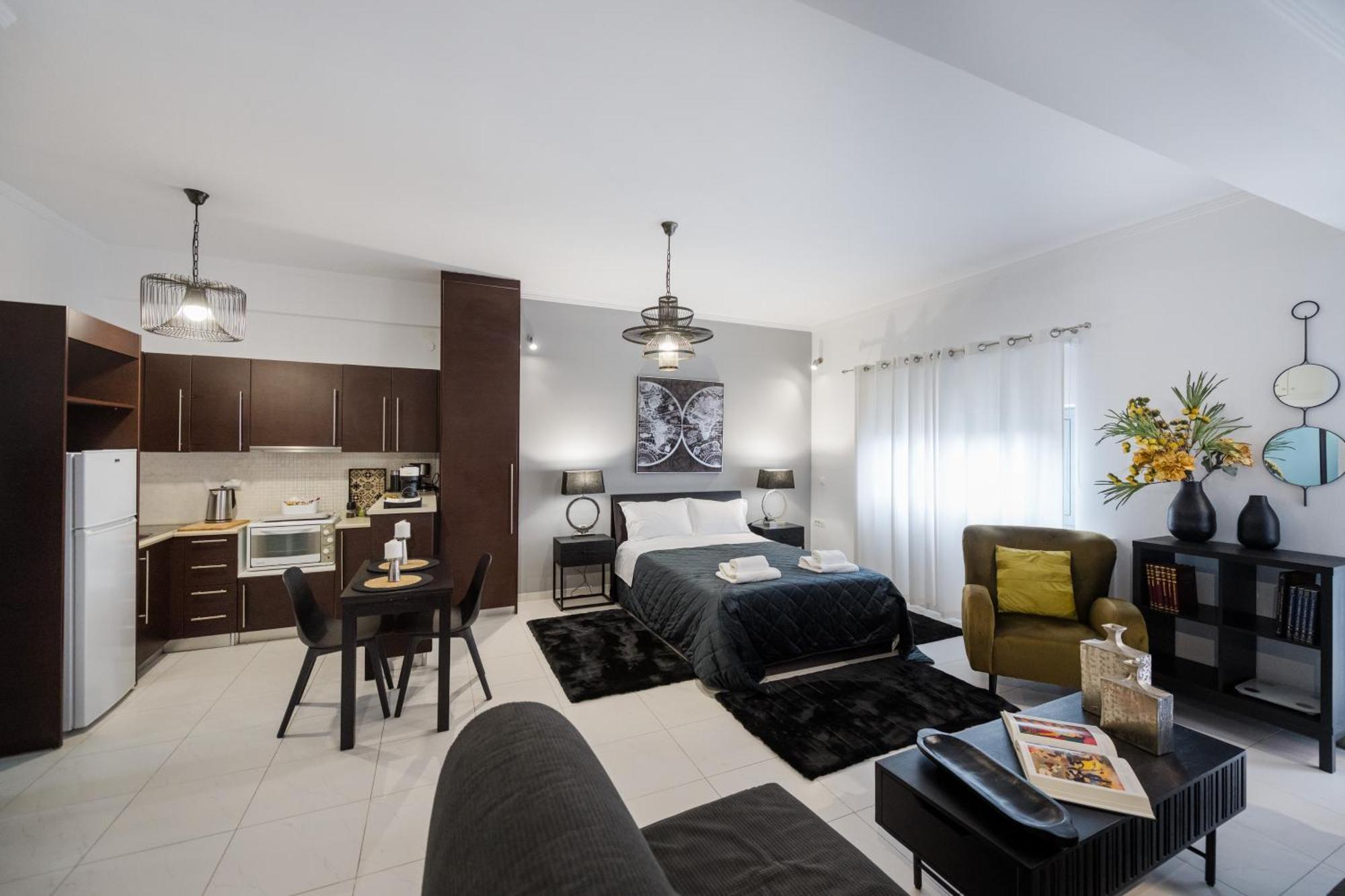Byron Luxury Apartments Aigio Extérieur photo